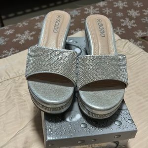 Dodo rhinestone  platform heel sandal size  8
